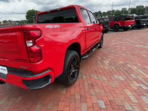 Used 2024 Chevrolet Silverado 1500 Custom w/ Turbomax Blackout Package AWD/4WD image 9