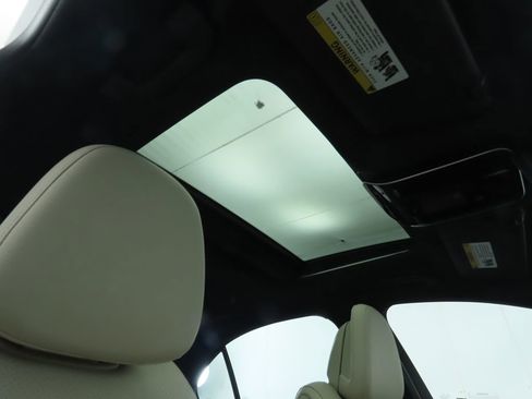 Certified 2023 Mercedes-Benz C 300 4MATIC Sedan image 18