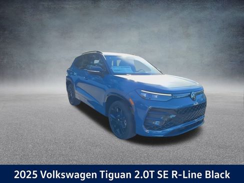 New 2025 Volkswagen Tiguan SE R-Line image 3