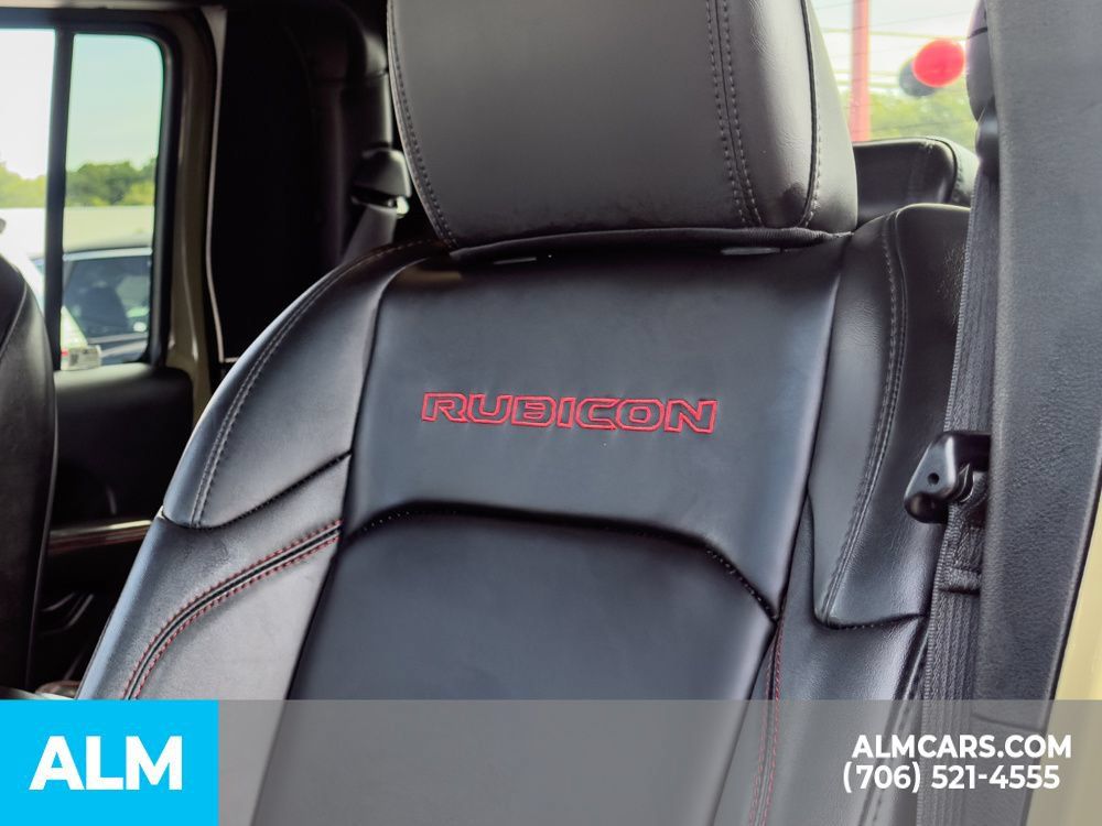 Used 2025 Jeep Gladiator Rubicon AWD/4WD image 16