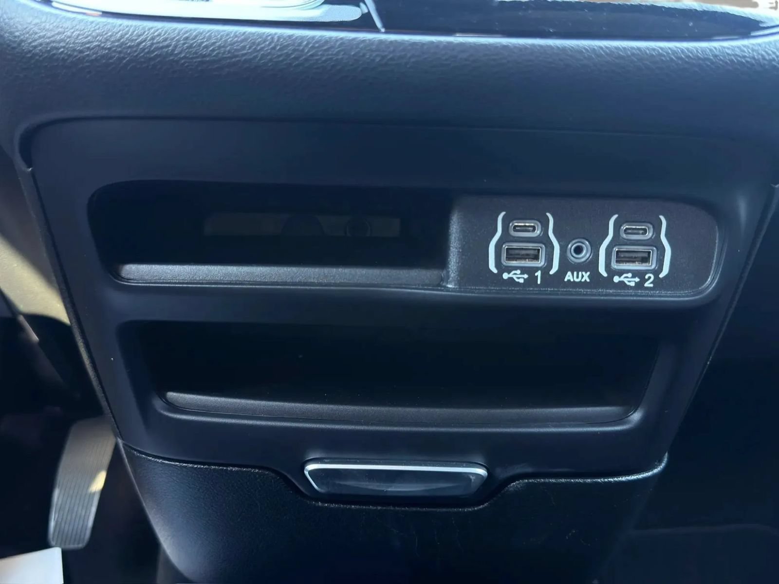 Used 2025 Chrysler Pacifica Select FWD image 17