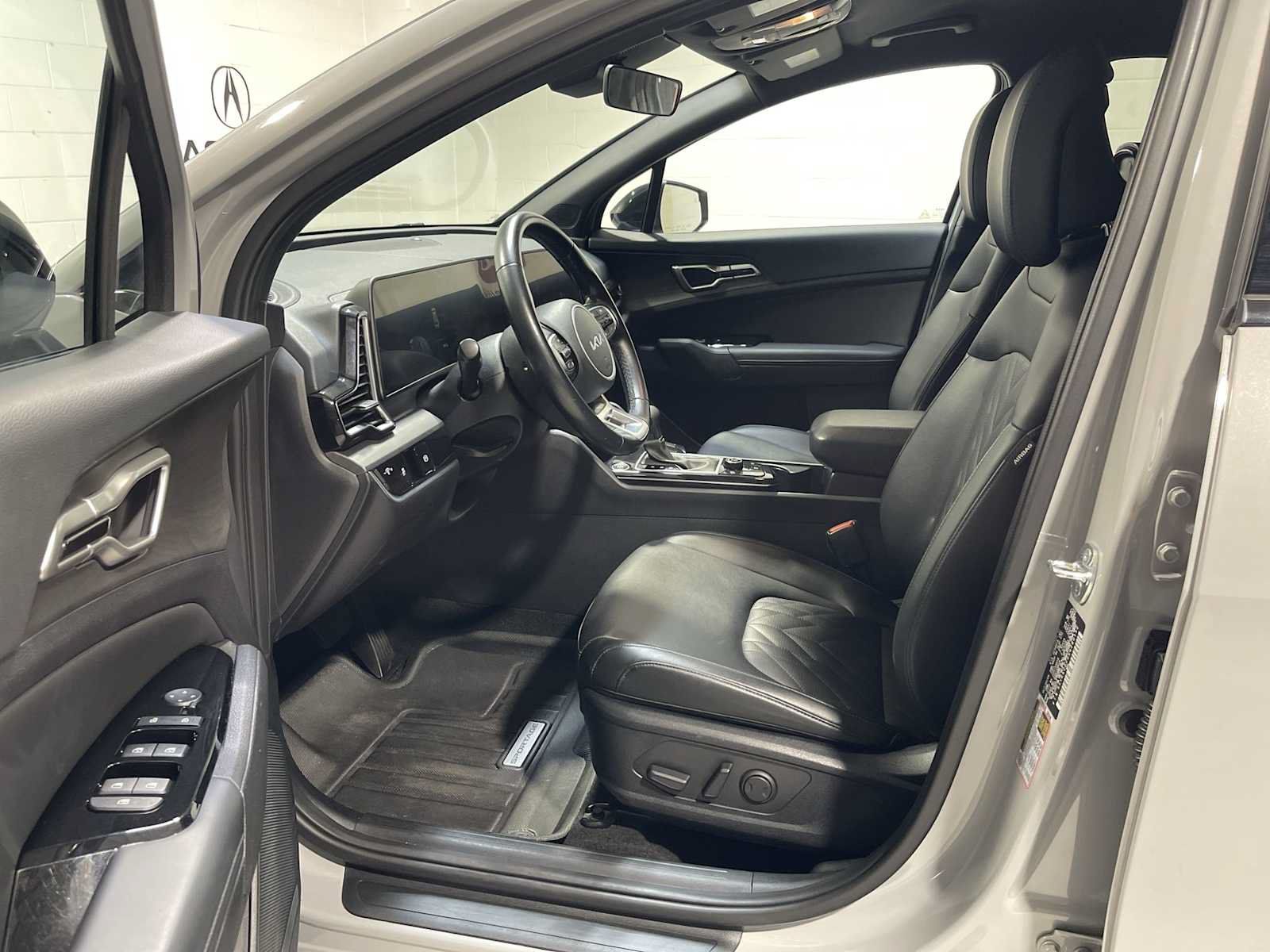 Used 2025 Kia Sportage X-Line AWD/4WD image 2