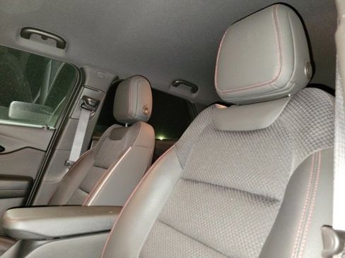 Used 2023 Chevrolet TrailBlazer RS image 36