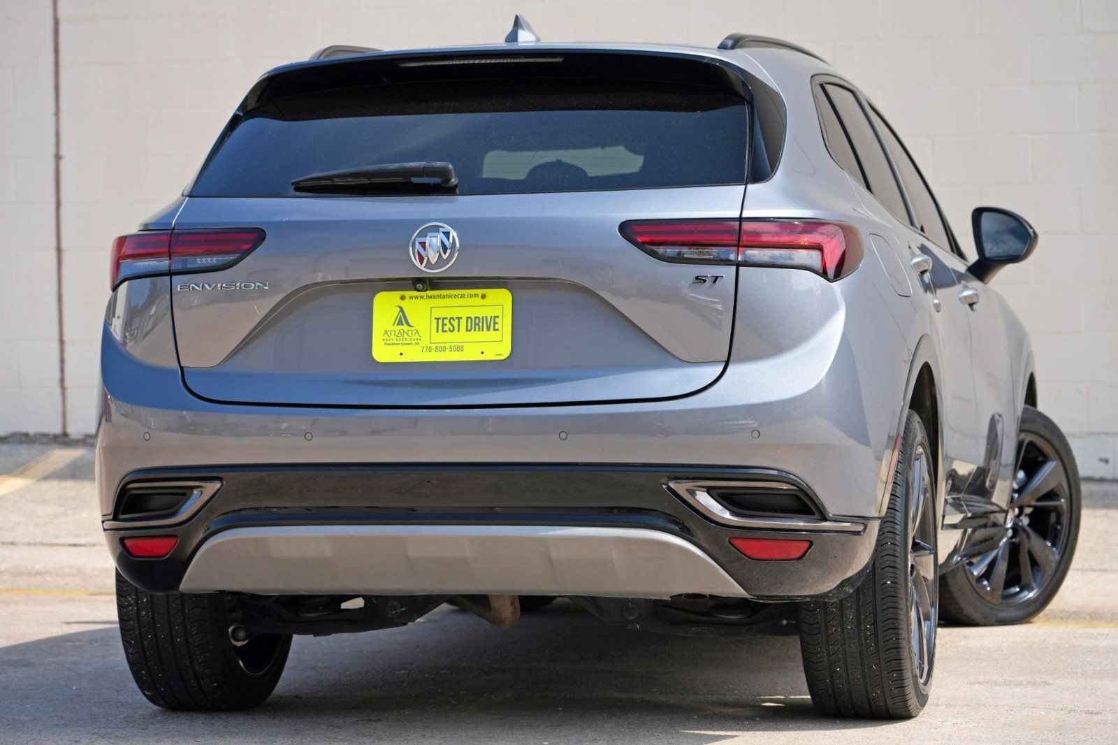 Used 2022 Buick Envision Essence w/ Sport Touring Package FWD image 4