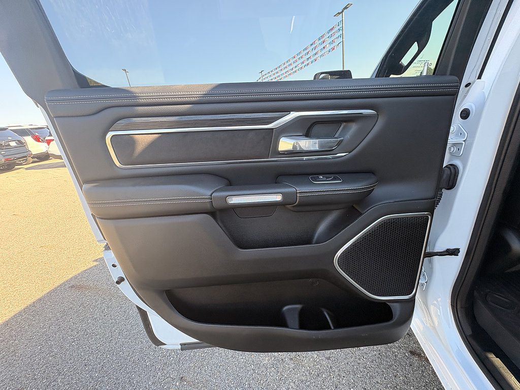 Used 2023 RAM 1500 Laramie AWD/4WD image 16