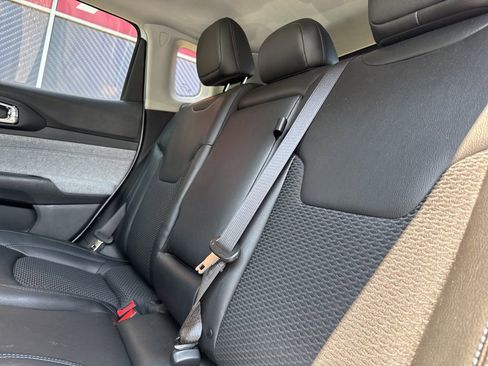 Used 2022 Jeep Compass Latitude image 48