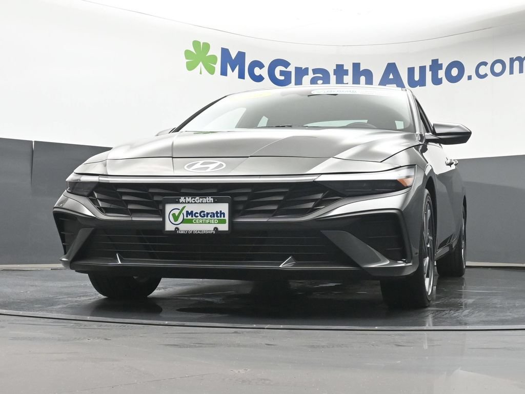 Used 2025 Hyundai Elantra Sport w/ Cargo Package FWD image 7