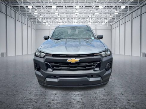 Used 2024 Chevrolet Colorado W/T RWD image 2