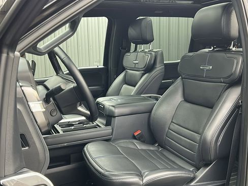 Used 2025 Ford F250 Platinum image 35