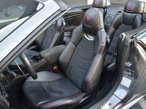 Used 2018 Maserati GranTurismo Sport image 2