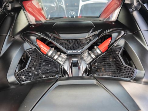 Used 2018 Acura NSX AWD/4WD image 27