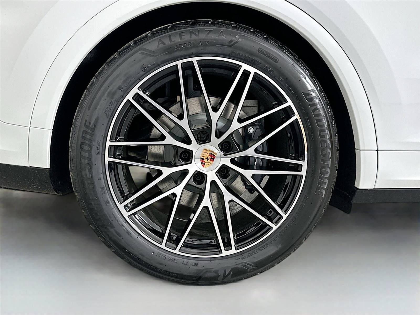 Certified 2026 Porsche Cayenne Coupe AWD/4WD image 13