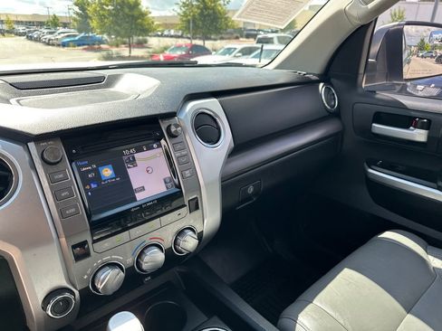 Used 2015 Toyota Tundra SR5 w/ SR5 Upgrade Package AWD/4WD image 22