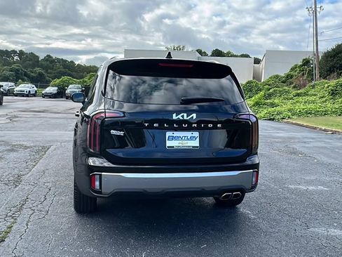 Used 2025 Kia Telluride EX w/ EX Captain's Chair Package image 4