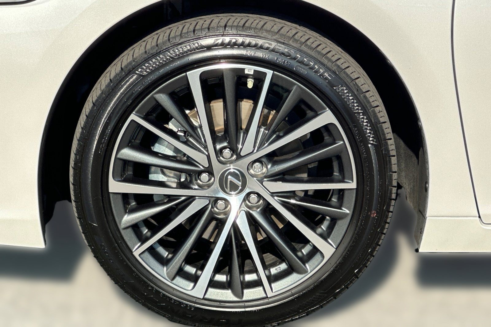 Certified 2025 Lexus ES 300h w/ Premium Package FWD image 14
