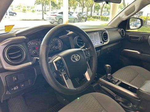 Used 2022 Toyota Tacoma SR5 RWD image 7