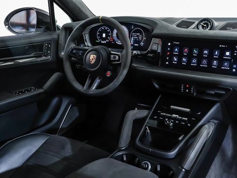 Used 2024 Porsche Cayenne Turbo GT image 11