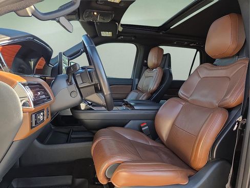 Certified 2024 Lincoln Navigator L Reserve image 15