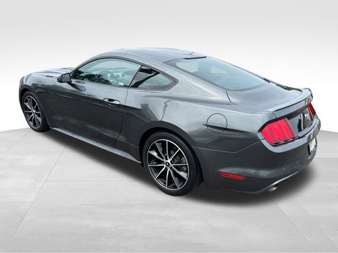 Used 2016 Ford Mustang Coupe RWD image 6