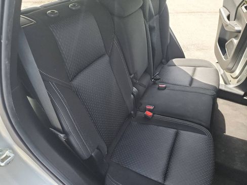 Used 2022 Mitsubishi Outlander ES FWD image 19