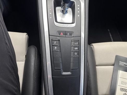 Certified 2024 Porsche 718 Cayman S RWD image 20