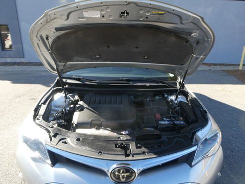 Used 2018 Toyota Avalon XLE image 33