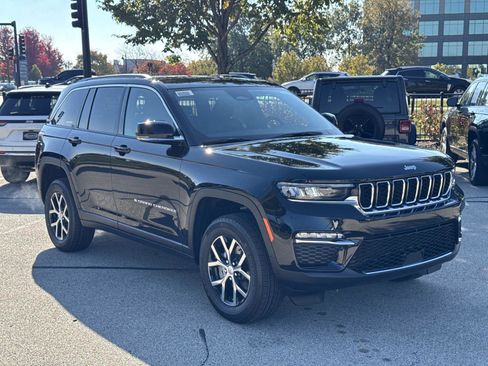New 2025 Jeep Grand Cherokee Limited image 3