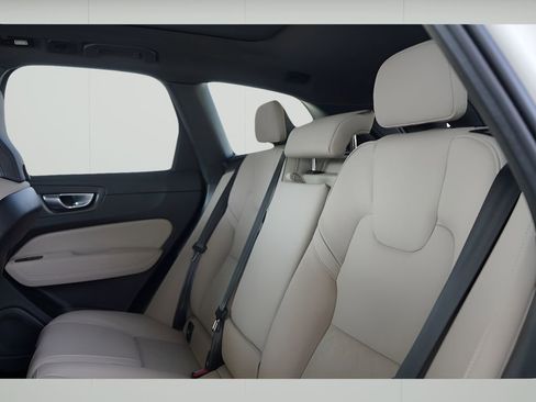 New 2026 Volvo XC60 B5 Plus w/ Climate Package PRO image 21