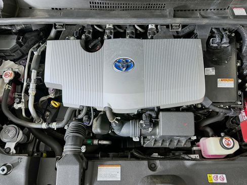 Used 2021 Toyota Prius L Eco w/ Carpet Mat Package (TMS) FWD image 30