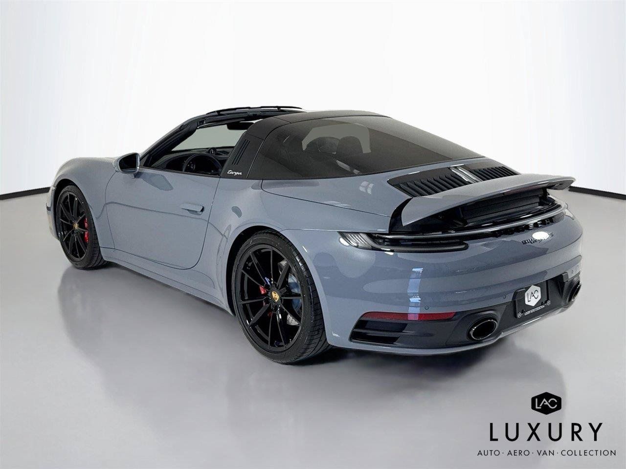 Used 2024 Porsche 911 AWD/4WD image 8