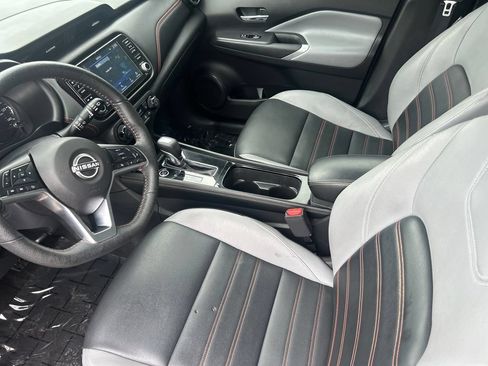 Used 2023 Nissan Kicks SR w/ SR Premium Package FWD image 11