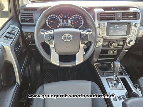 Used 2019 Toyota 4Runner SR5 Premium image 5