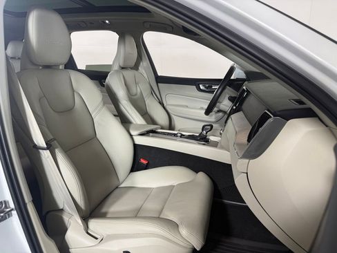 Used 2019 Volvo XC60 T5 Inscription w/ Protection Package Premier FWD image 22