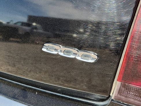 Used 2018 Chrysler 300 Touring w/ Chrome Appearance Package image 8