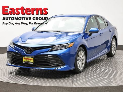 Used 2019 Toyota Camry LE FWD image 1