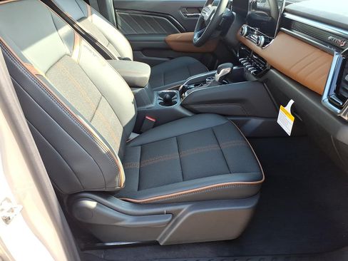 New 2026 GMC Canyon AT4 w/ Technology Plus Package AWD/4WD image 8