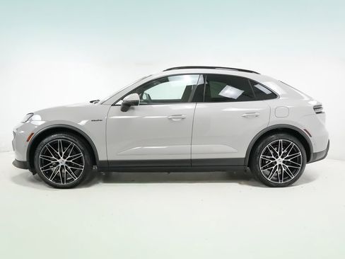 New 2026 Porsche Macan 4 Electric AWD/4WD image 2