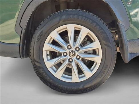 Used 2023 Toyota Corolla Cross LE AWD/4WD image 9