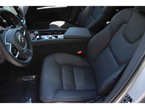 Used 2023 Volvo XC60 B5 Plus w/ Climate Package AWD/4WD image 14