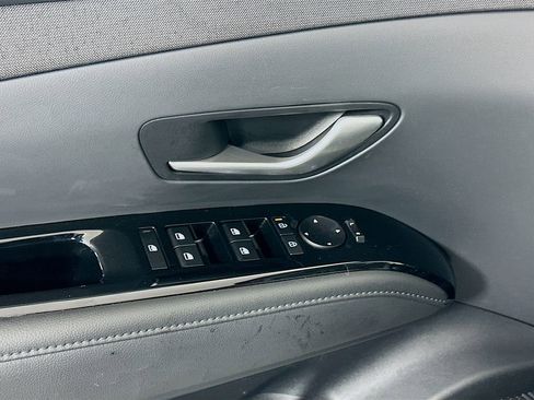 Used 2025 Hyundai Tucson Limited AWD/4WD image 18