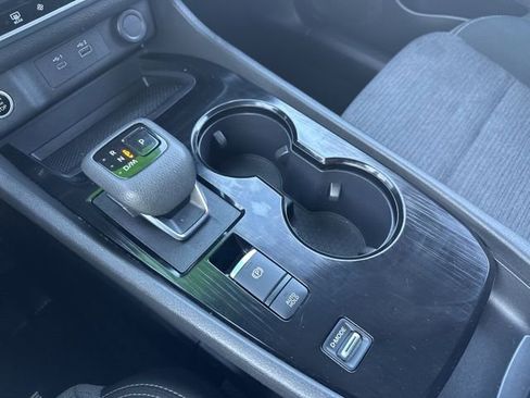 Used 2023 Nissan Rogue SV image 27