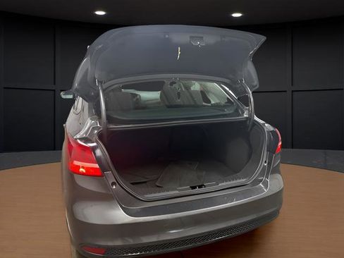 Used 2016 Ford Focus SE FWD image 7