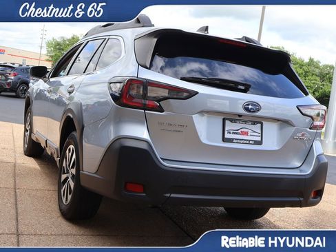 Used 2023 Subaru Outback Premium AWD/4WD image 4
