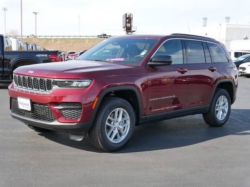 New 2026 Jeep Grand Cherokee Laredo AWD/4WD image 3