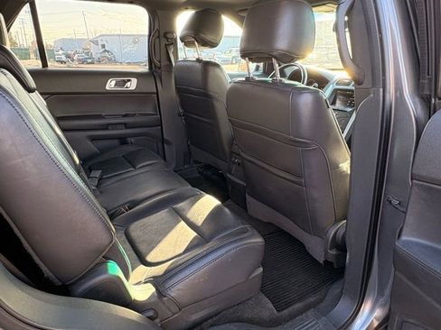 Used 2013 Ford Explorer XLT image 16