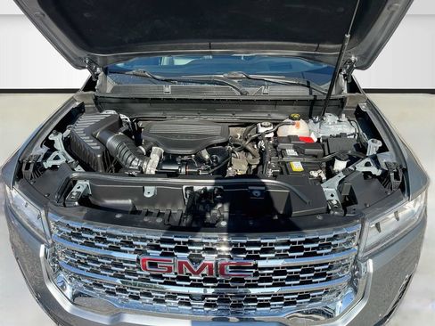 Used 2023 GMC Acadia Denali w/ Denali Ultimate Package FWD image 33