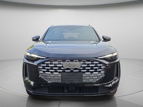 Certified 2025 Audi Q5 Premium w/ Convenience Package AWD/4WD image 4