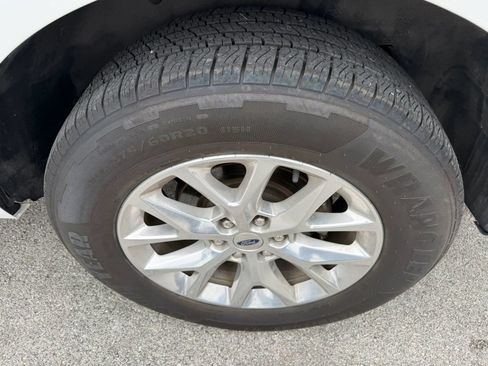 Used 2020 Ford Expedition XLT w/ Equipment Group 202A RWD image 17