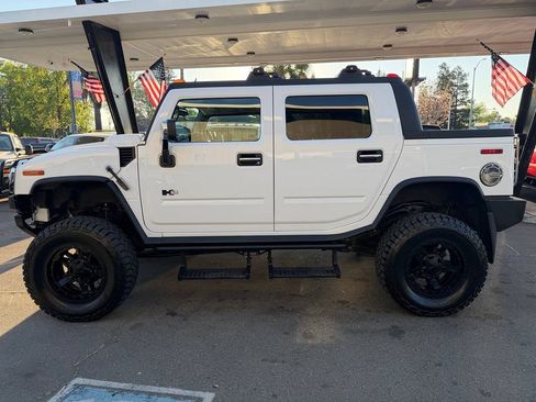 Used 2005 HUMMER H2 SUT w/ Preferred Equipment Group AWD/4WD image 4