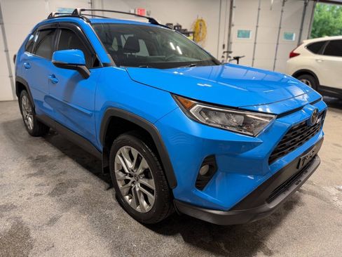 Used 2019 Toyota RAV4 XLE Premium w/ All Weather Liner Package AWD/4WD image 7